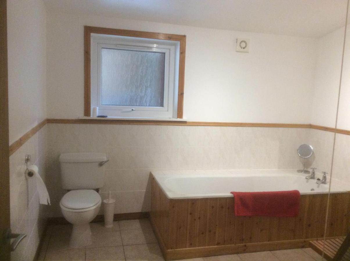 Lower Thura House Уик Екстериор снимка